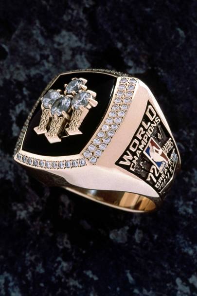 1996: l&#39;anello dei Bulls ricorda anche la stagione da 72 vittorie in regular season